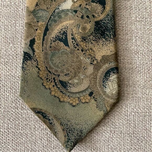 Pierre Cardin Silk Tie  in Paisley Ethereal Print - Picture 2 of 3